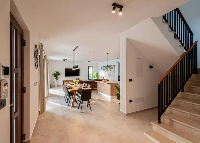 Modern Istrian Sirola By Istrabook Villa Valtura