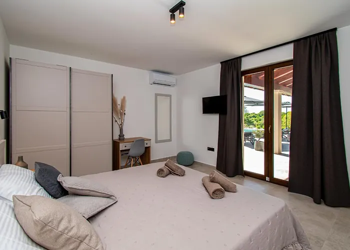 Modern Istrian Sirola By Istrabook Villa Valtura