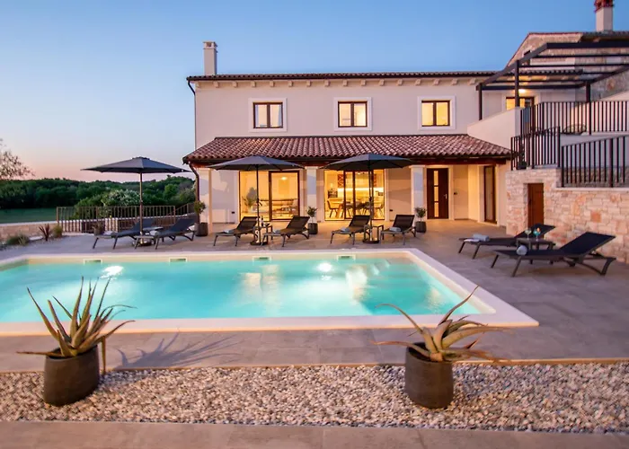Modern Istrian Sirola By Istrabook Vila *