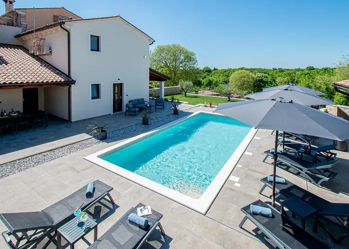 Modern Istrian Sirola By Istrabook Vila