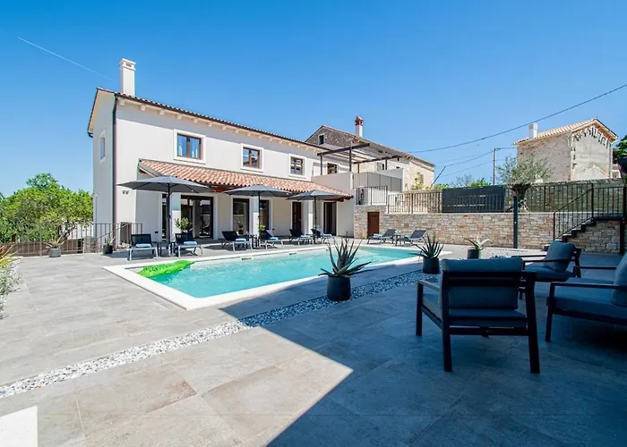 Modern Istrian Sirola By Istrabook * Valtura