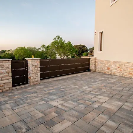 Modern Istrian Sirola By Istrabook Villa *