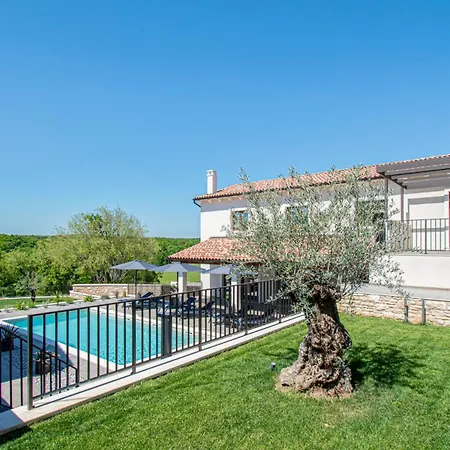 Modern Istrian Sirola Villa Valtura