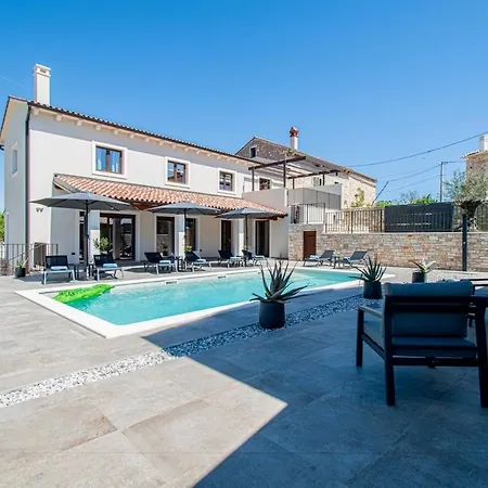 Modern Istrian Sirola By Istrabook * Valtura