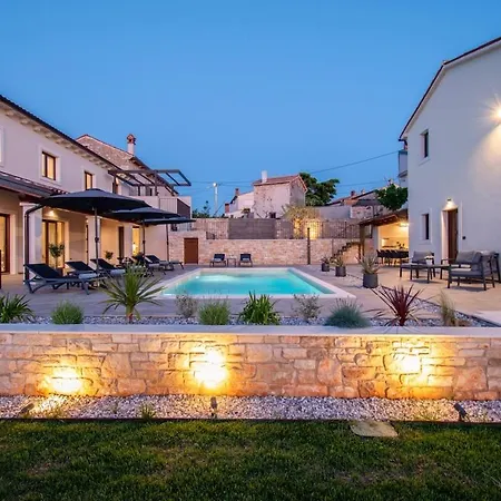 Modern Istrian Sirola Valtura