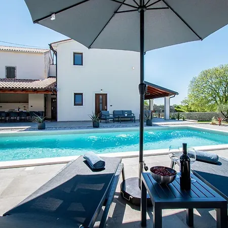 Modern Istrian Sirola Villa Valtura